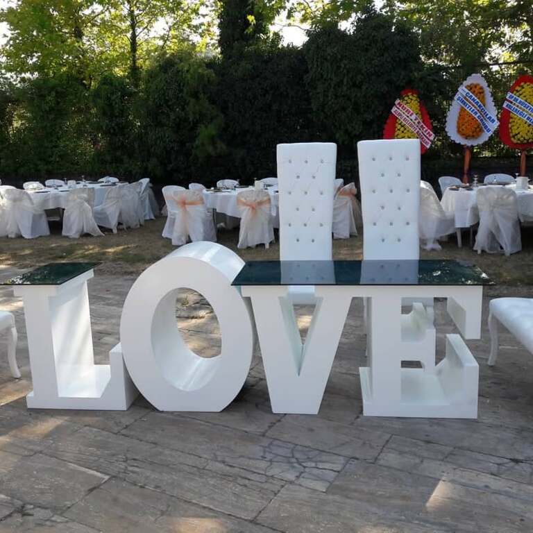 Albuzlar Kır Salonu