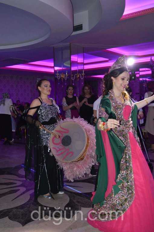 Neon Kaftan & Organizasyon