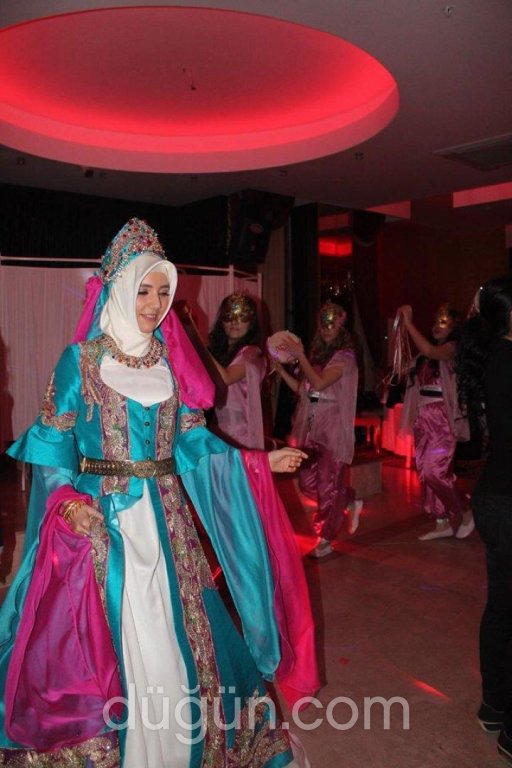 Neon Kaftan & Organizasyon