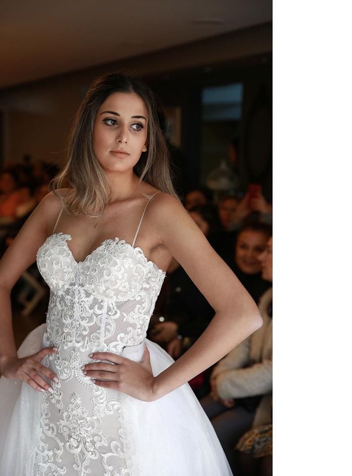 ABS 50 Balık Kesim Straplez Göğüs Dekolteli Gelinlik