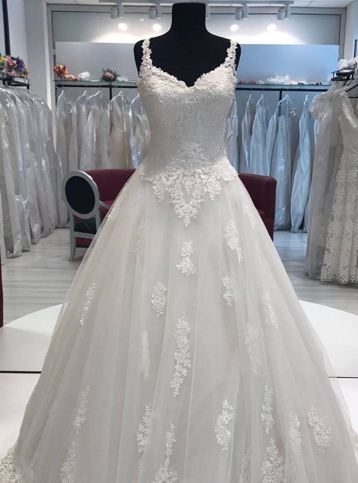 Nehir Tayman Couture 19 Prenses Kesim Sırt Dekolteli V Yaka Gelinlik