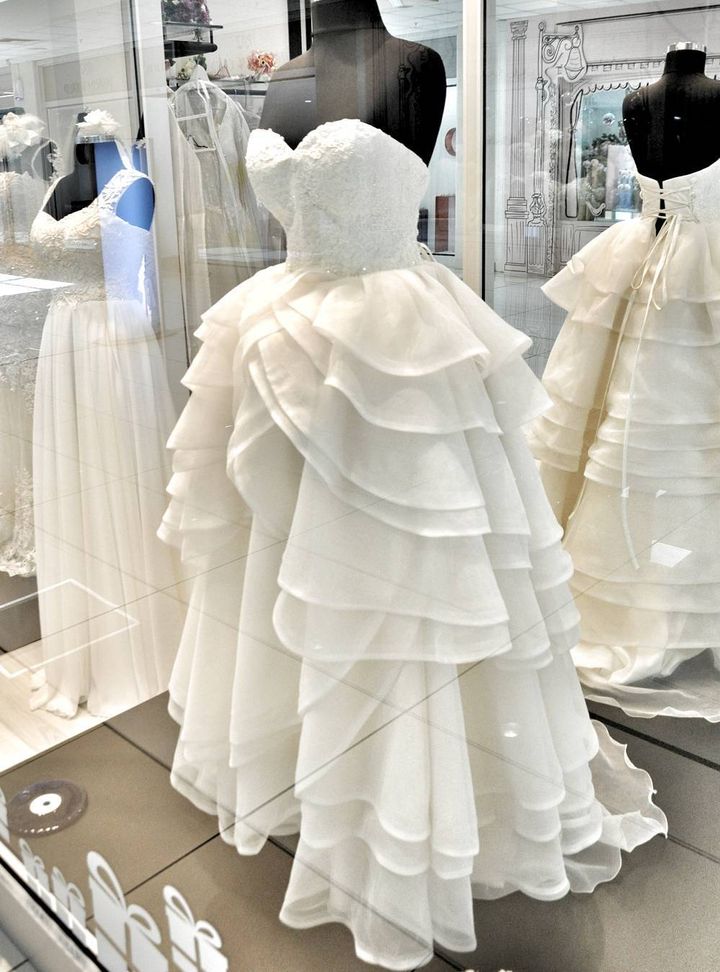 Nehir Tayman Couture 16 Prenses Kesim Straplez Sırt Dekolteli Gelinlik