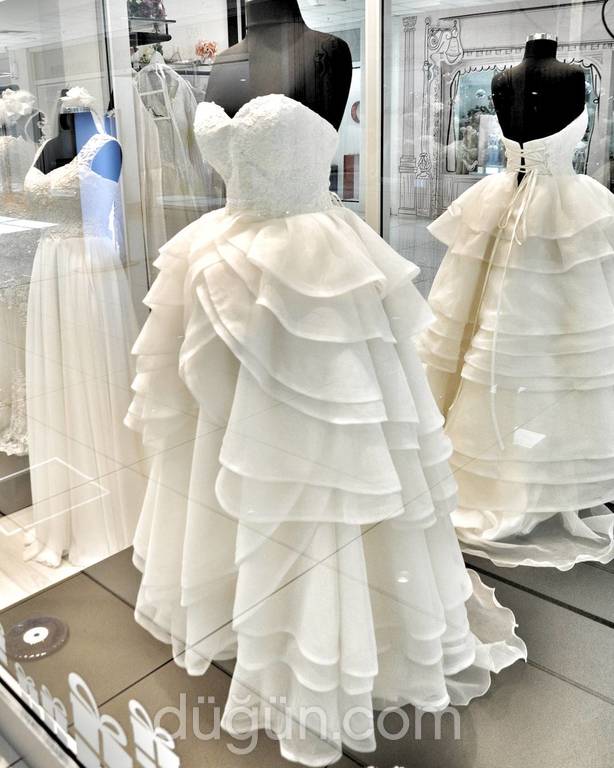 Nehir Tayman Couture 16 Prenses Kesim Straplez Sırt Dekolteli Gelinlik