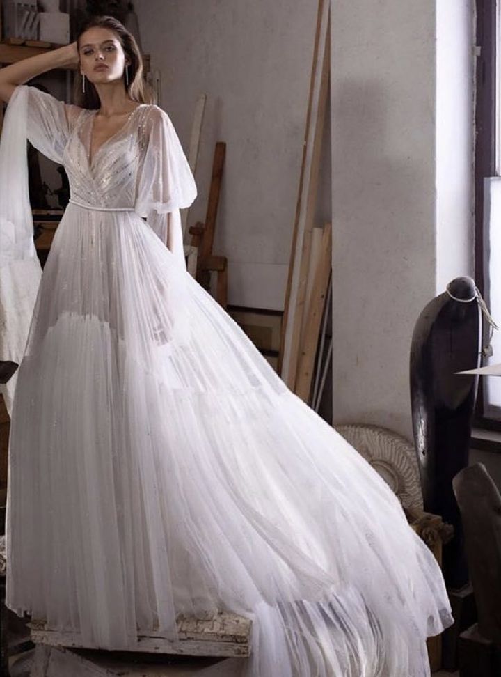 Rara Avis 5   V Yaka Modern Düz Kesim Gelinlik