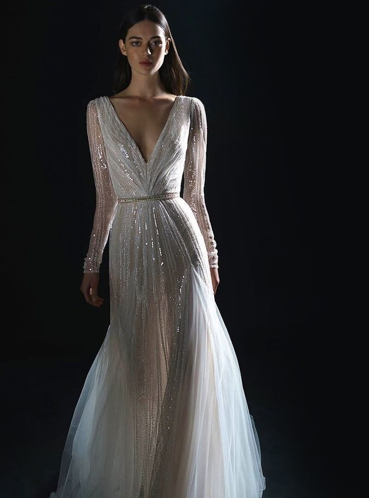 Inbal Dror  11 V Yaka Düz Kesim Göğüs Dekolteli Gelinlik