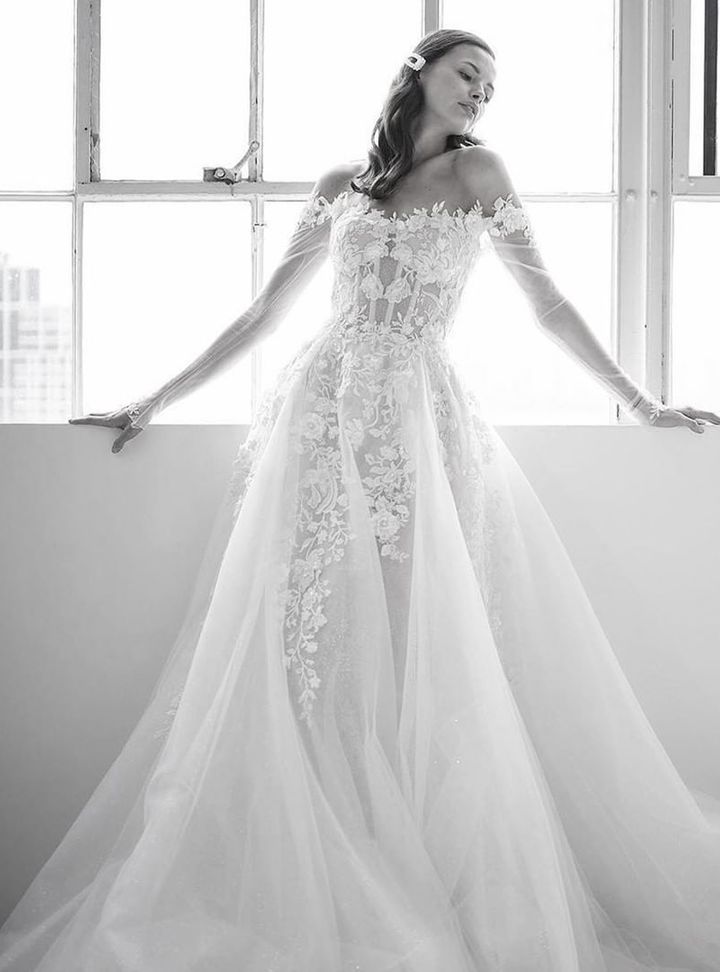 Galia Lahav  17 Düşük Omuz Düz Kesim Göğüs Dekolteli Gelinlik