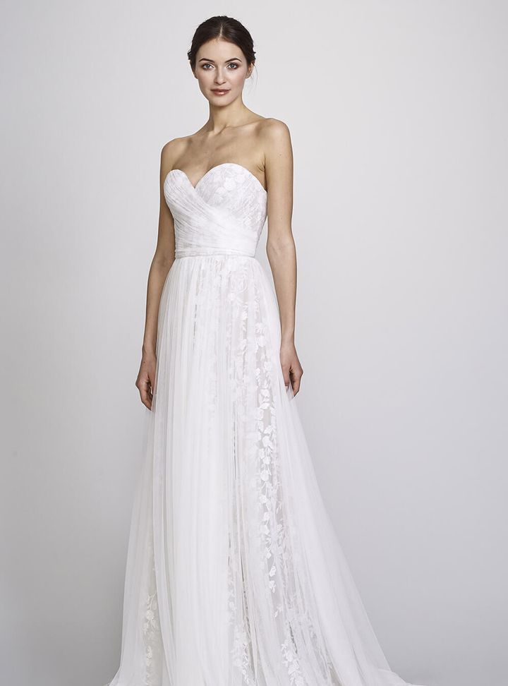 Theia 3  Straplez Düz Kesim Göğüs Dekolteli Gelinlik