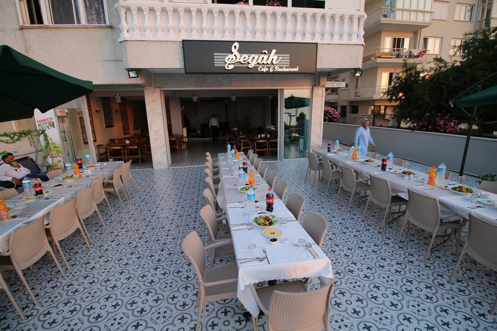 Segah Cafe & Restaurant