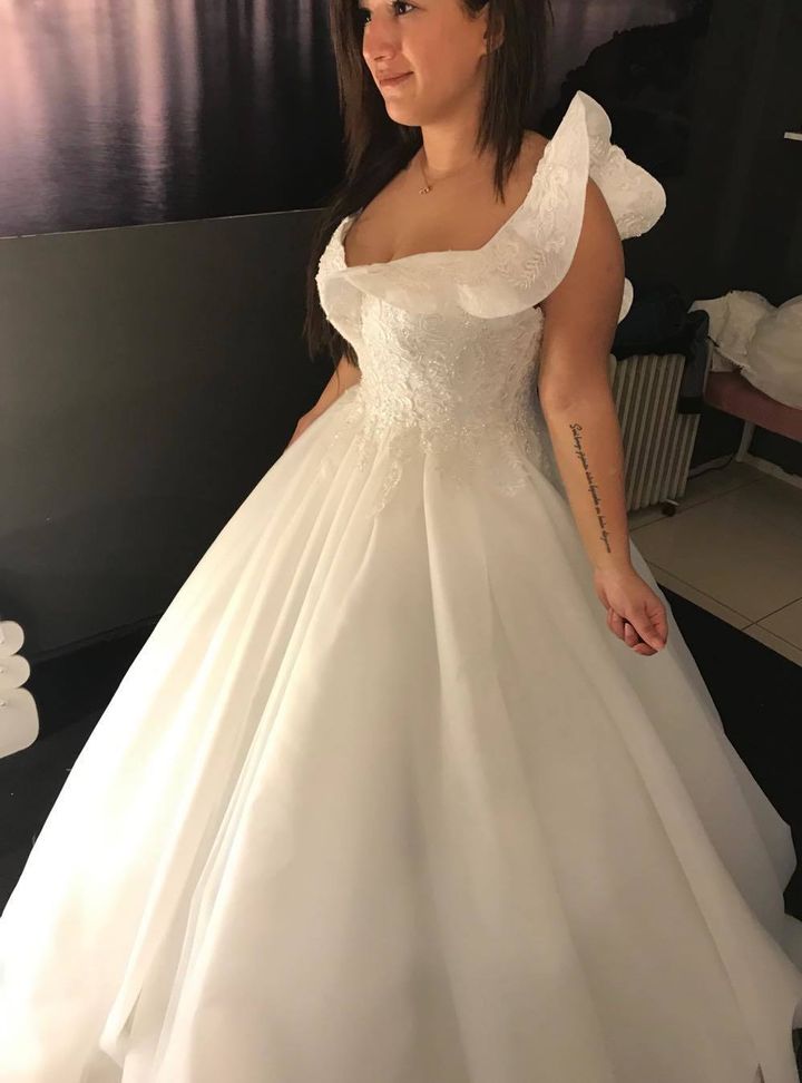 Cansu Tasçı Couture 5 Prenses Kesim Tek Omuz Göğüs Dekolteli Gelinlik