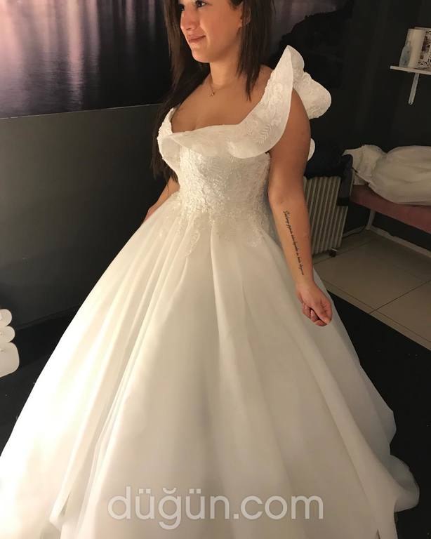 Cansu Tasçı Couture 5 Prenses Kesim Tek Omuz Göğüs Dekolteli Gelinlik