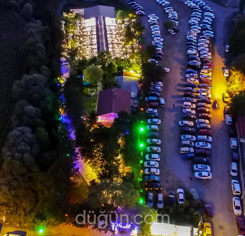 Trend Saray Kır Bahçesi