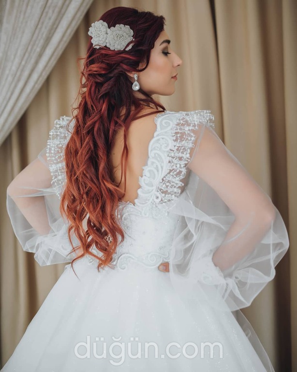 KYT 20 A Kesim Sırt Dekolteli V Yaka Gelinlik 2