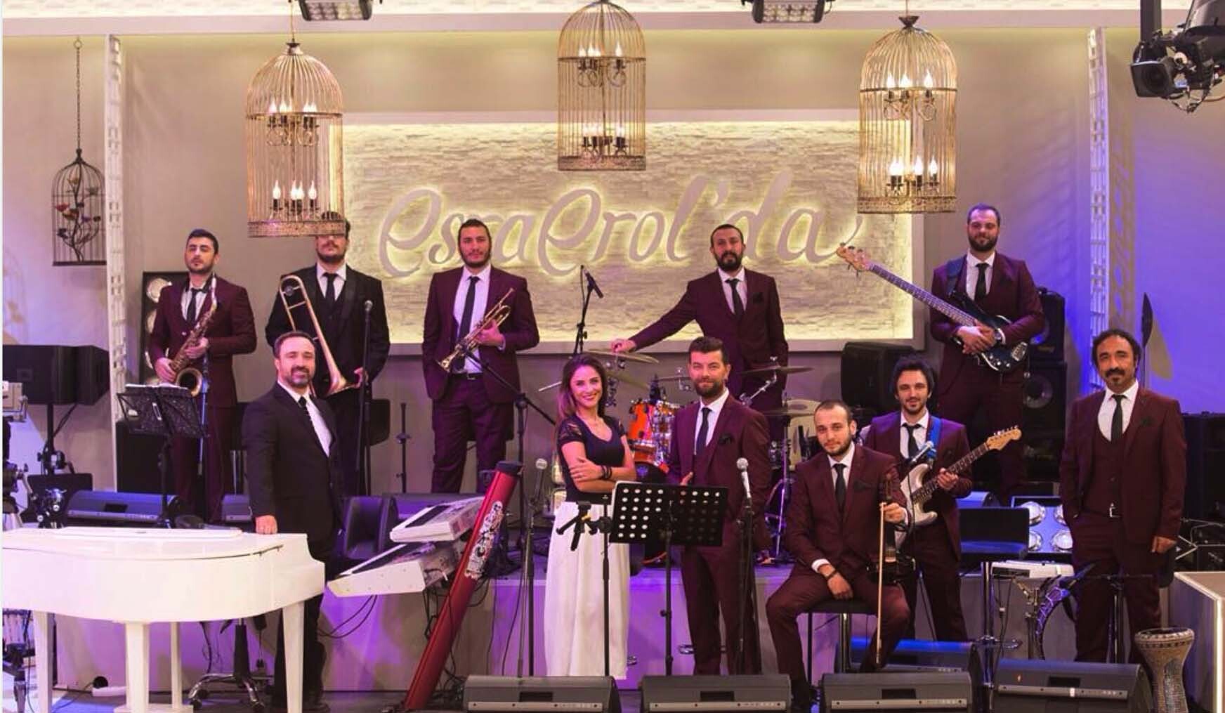 Esra Erol'da Orkestrası