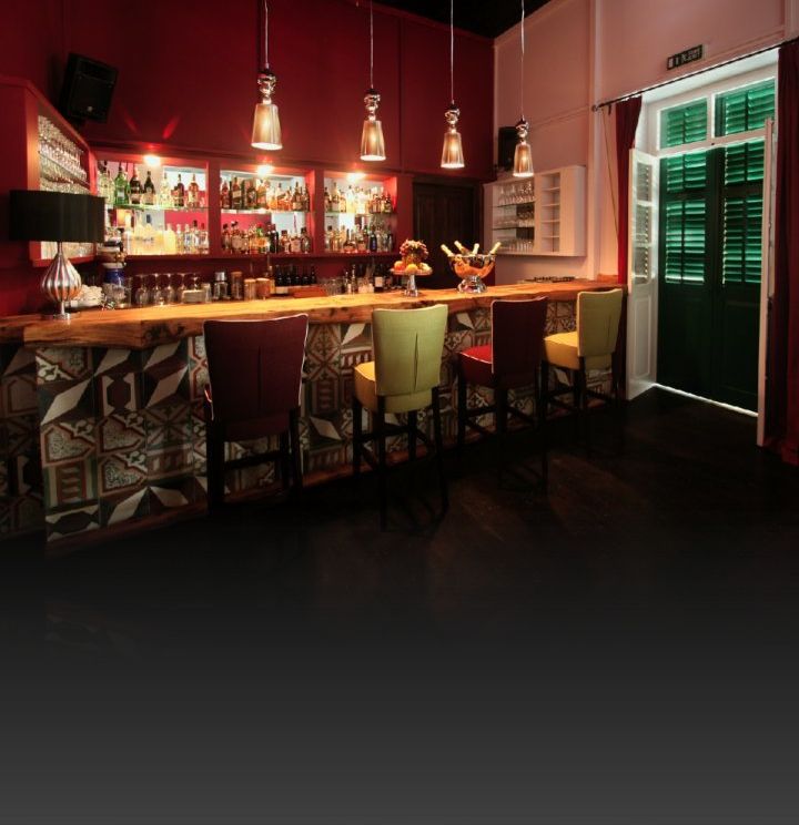 The House Lounge Bar & Restaurant