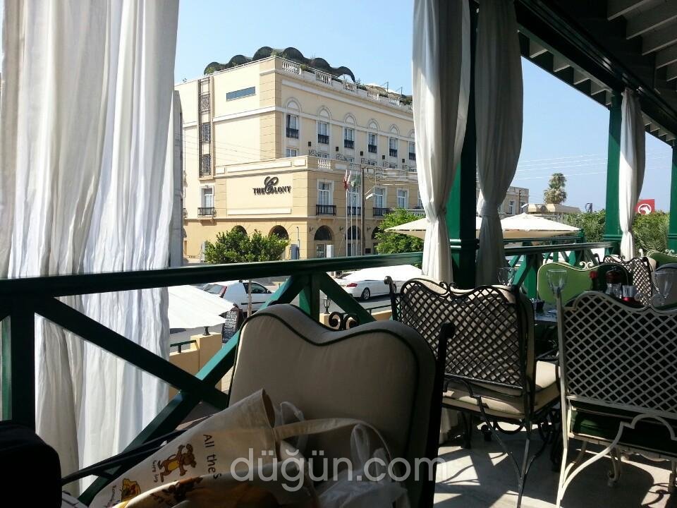 The House Lounge Bar & Restaurant