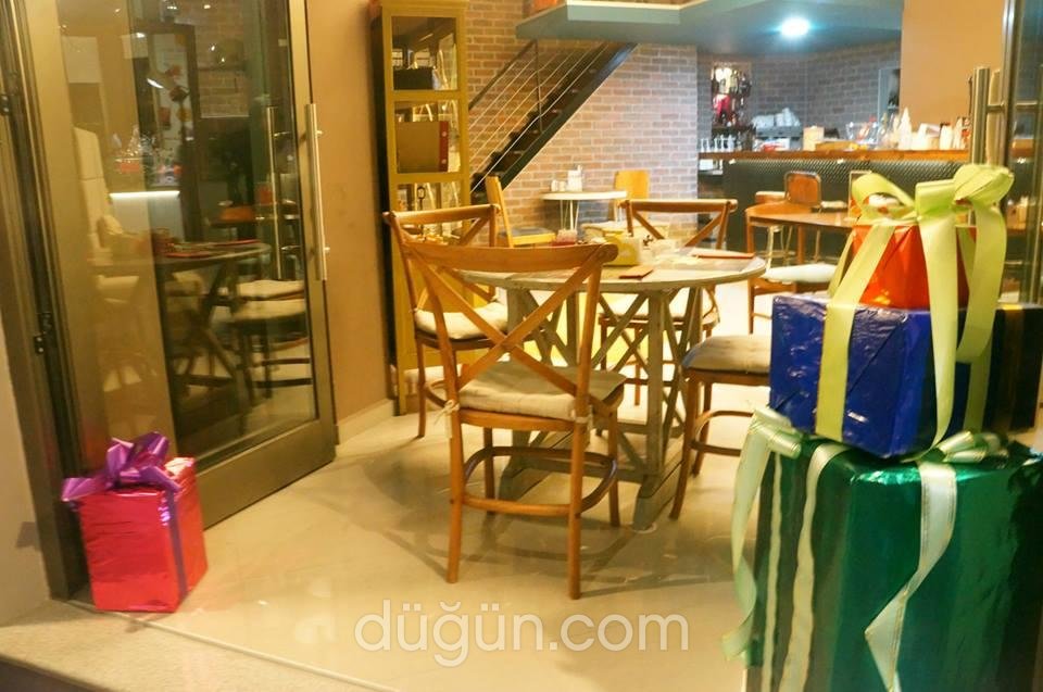 Avanti Patisserie & Brasserie