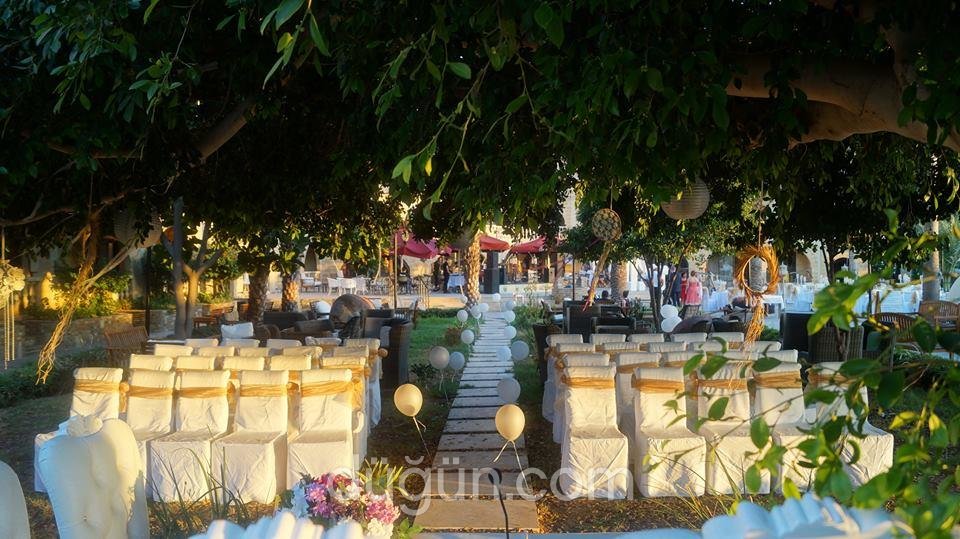 Le Chateau Lambousa Hotel