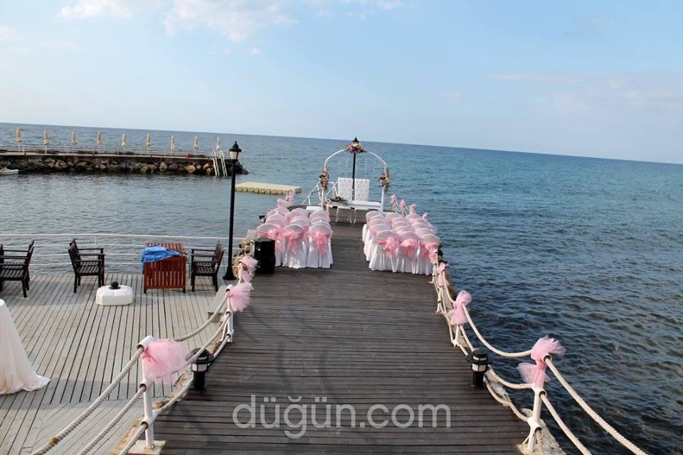 Cornaro Beach Club & Restaurant