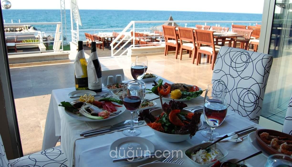 Cornaro Beach Club & Restaurant