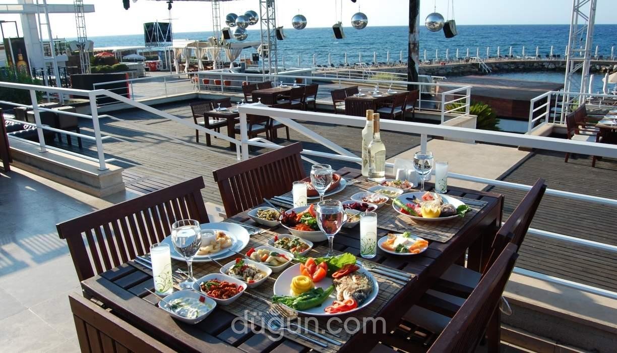 Cornaro Beach Club & Restaurant