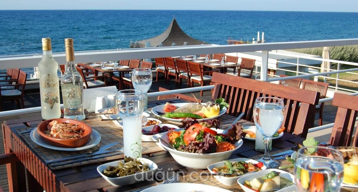 Cornaro Beach Club & Restaurant