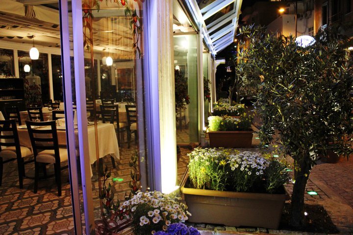 Moonhouse Restaurant
