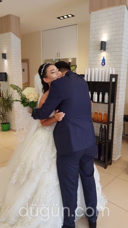 Erhan Apaydın Kuaför Güzellik Merkezi