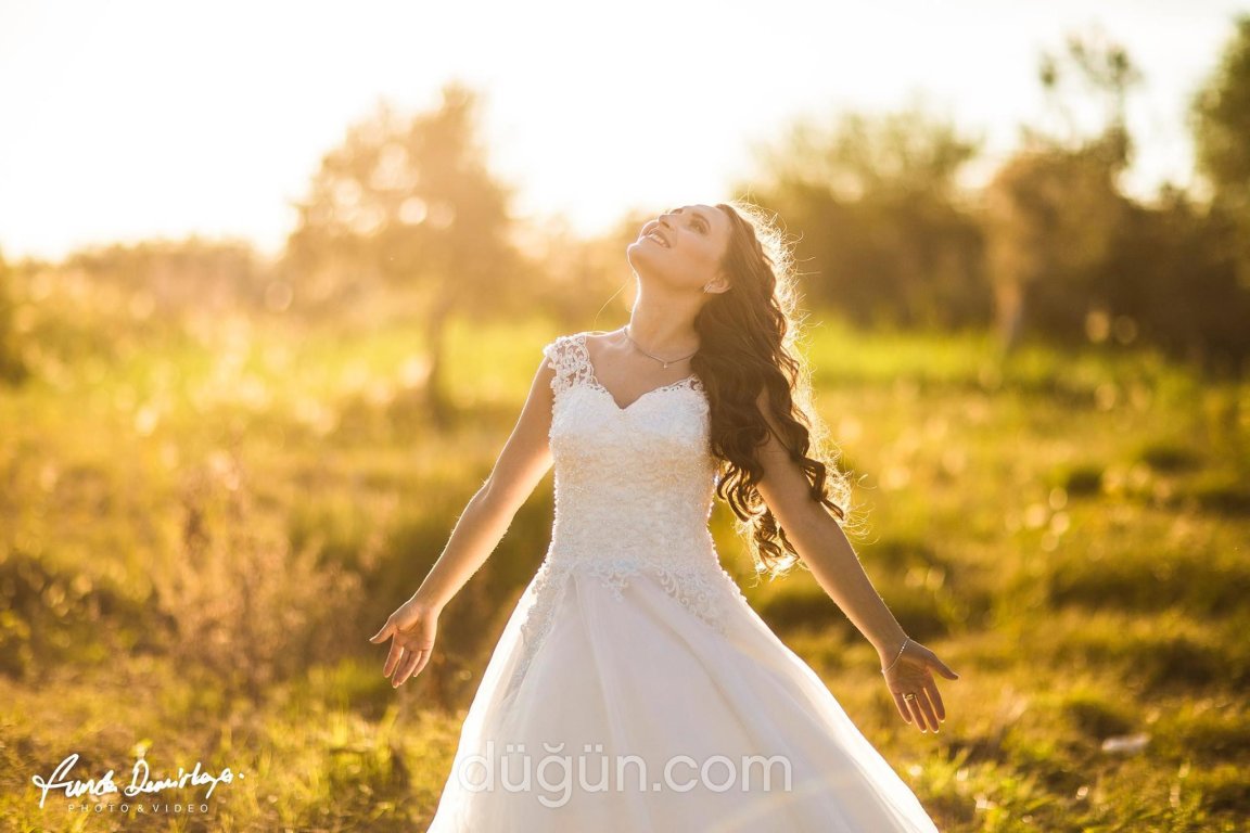 Funda Demirkaya Photo & Video