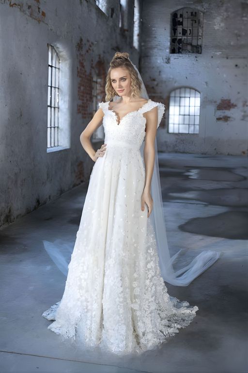 PIB  108 V Yaka Düz Kesim Göğüs Dekolteli Gelinlik