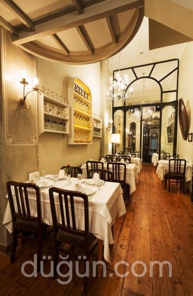 Latife Hanım Meyhanesi