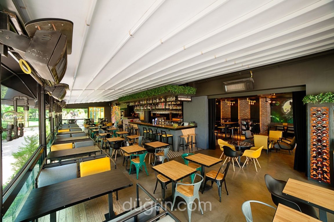 Akava Lounge Bar
