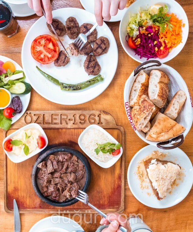 Özler Lezzet Pazarı