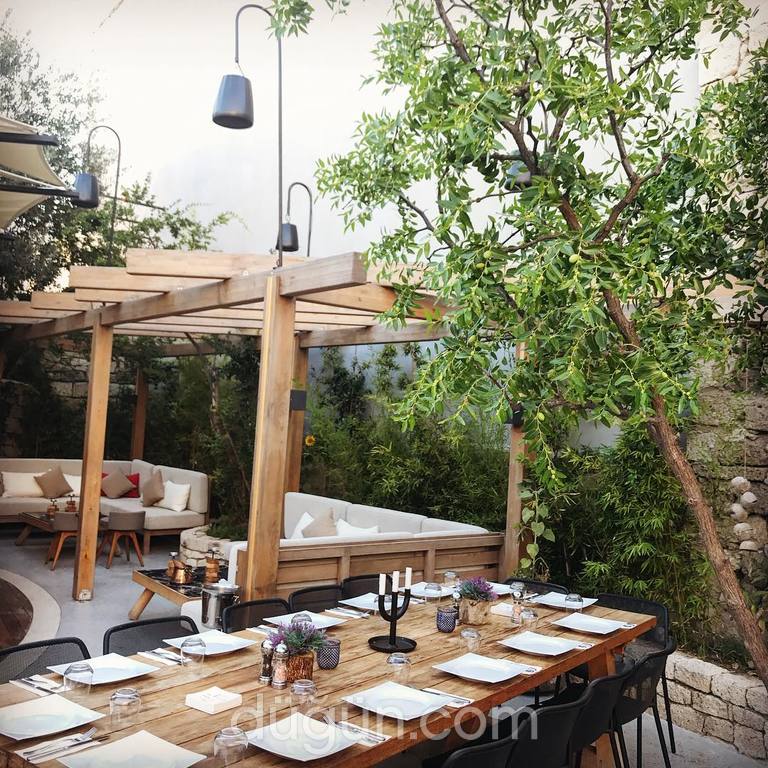 Preview Momo Italian Restaurant Lounge E17LAOyg 