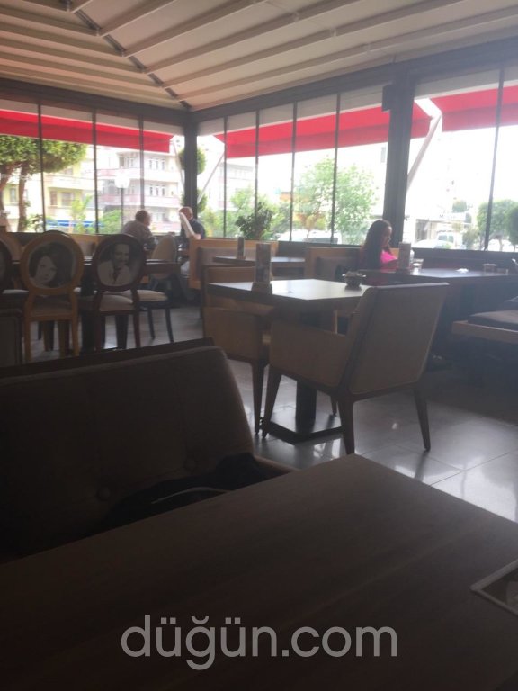 Paris Pause Bistro Restaurant Cafe Bar