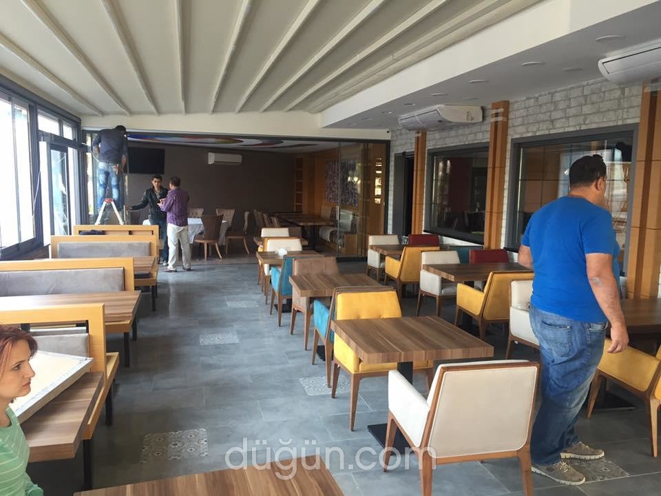 Paris Pause Bistro Restaurant Cafe Bar