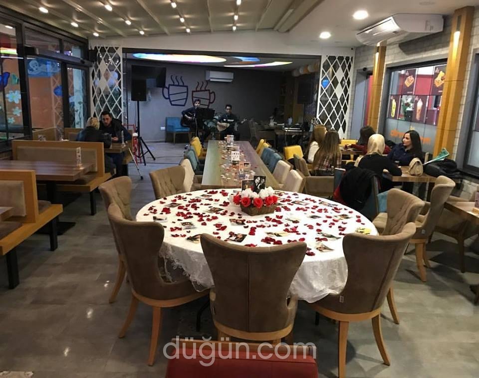 Paris Pause Bistro Restaurant Cafe Bar