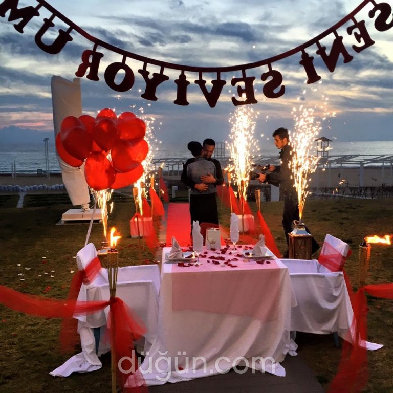 Q Beach Restaurant Lounge