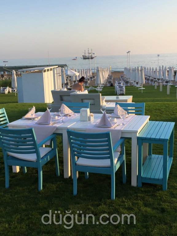 Q Beach Restaurant Lounge