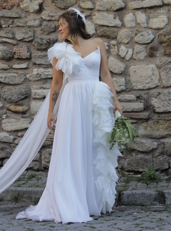 Züleyha Kuru – Yırtmaçlı Şifon Gelinlik