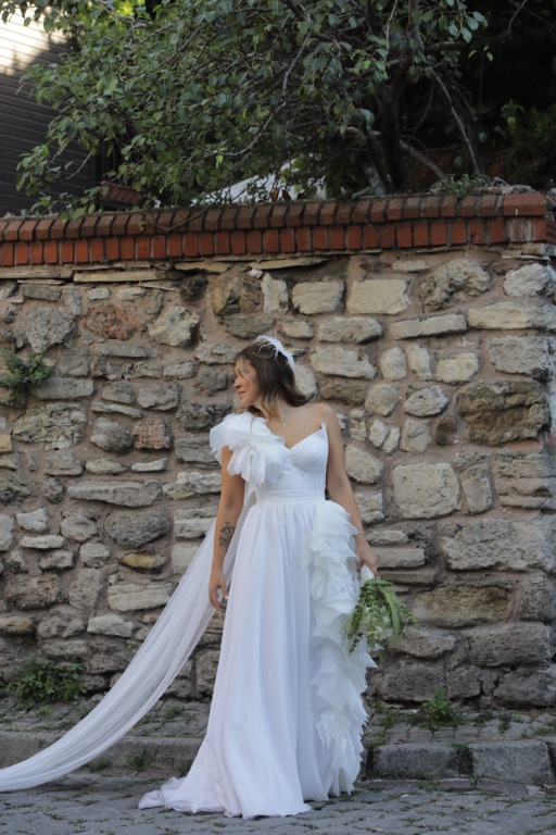 Züleyha Kuru – Yırtmaçlı Şifon Gelinlik