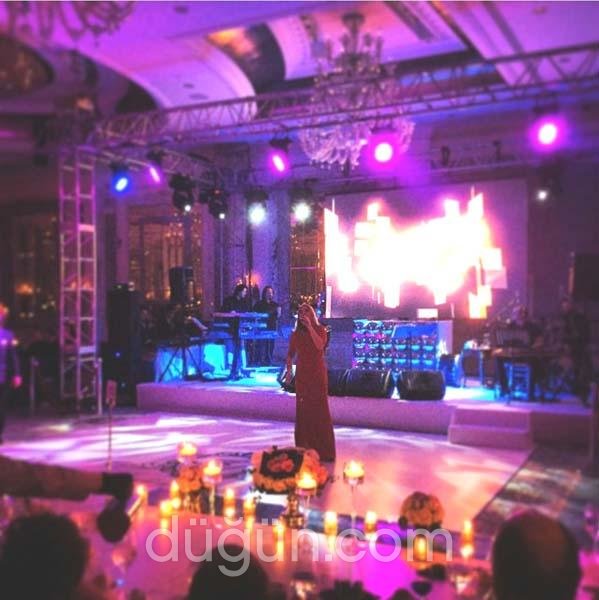 Deniz Çevik ve Orkestrası