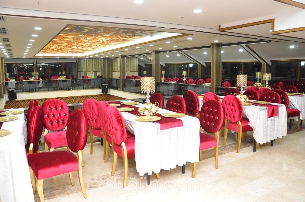 Dostlar 3 Düğün Salonu