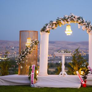 Mubu White Palace