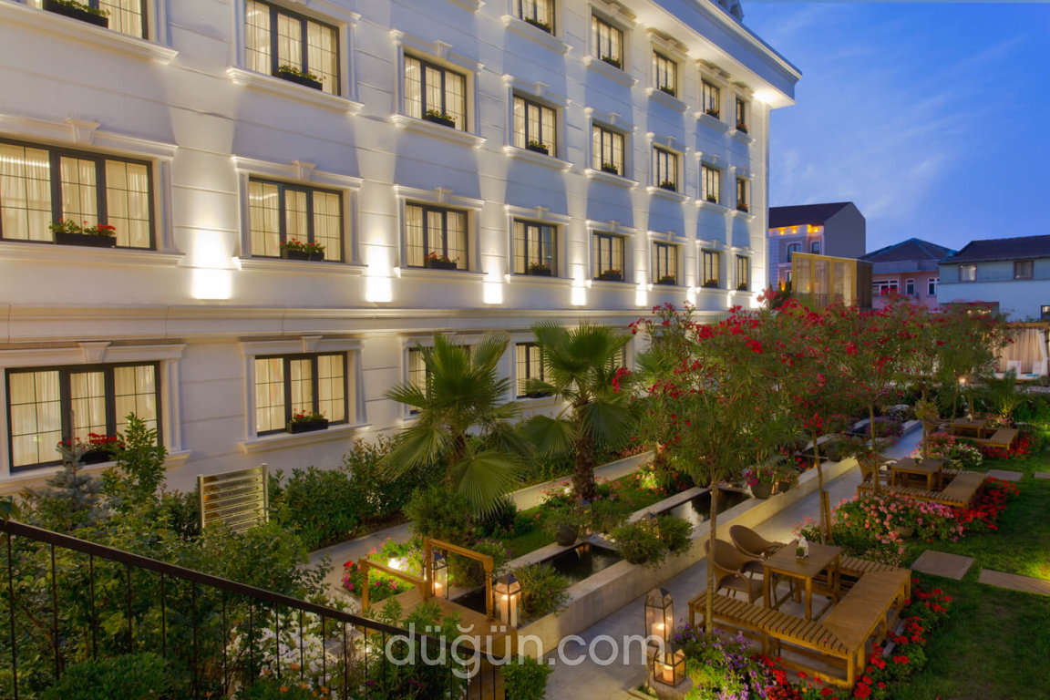 Sura Design Hotel & Suites