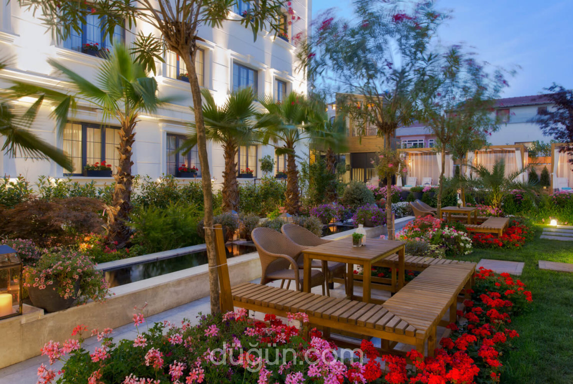 Sura Design Hotel & Suites