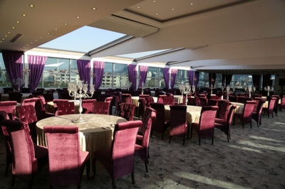 Kuvars Kristal Banquet