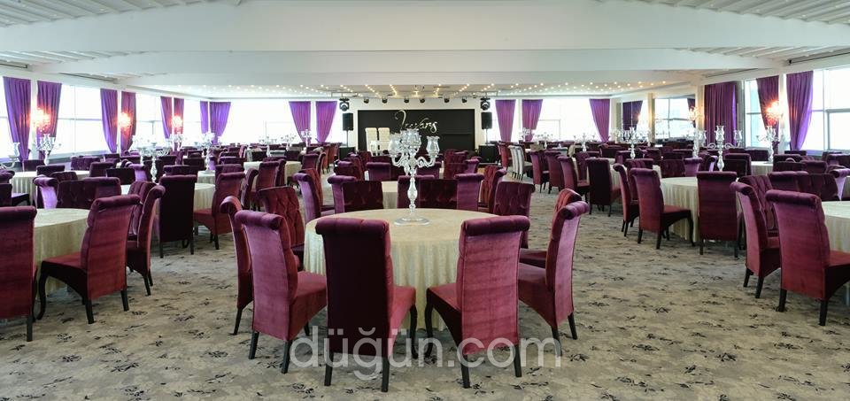 Kuvars Kristal Banquet