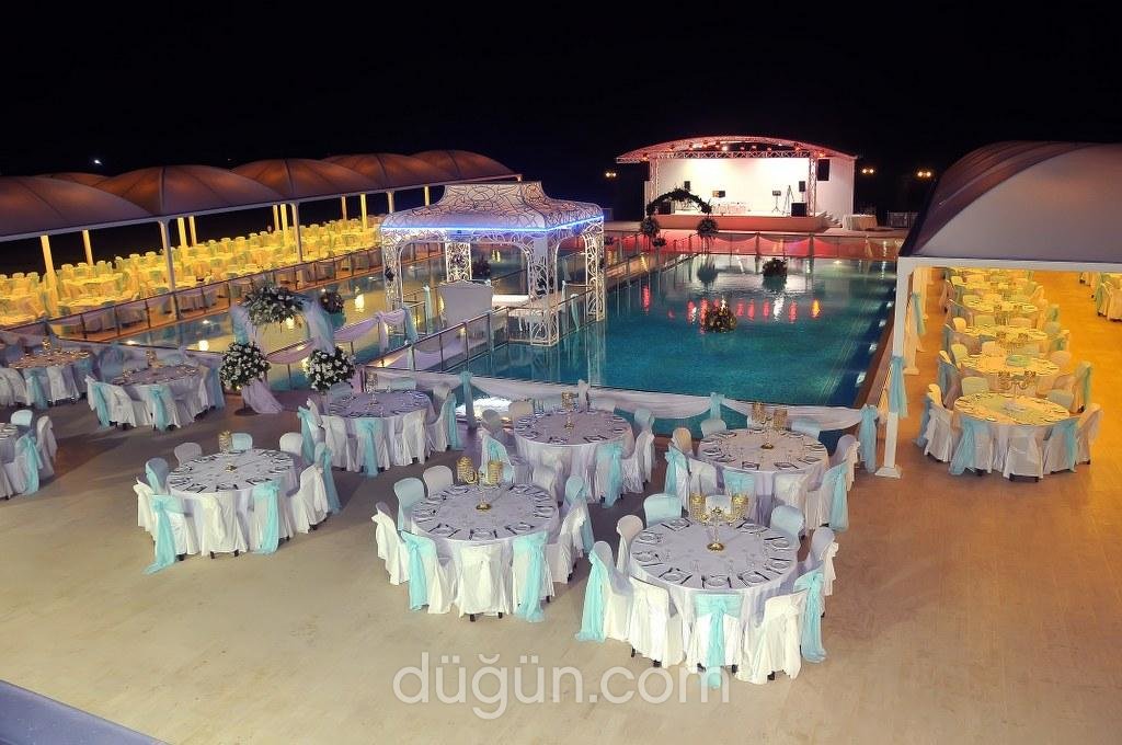 Florya Sosyal Tesisleri Havuzlu Bahçe