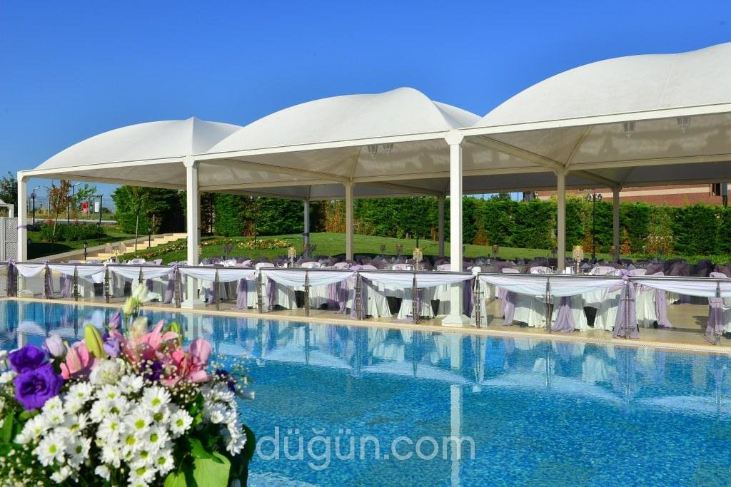 Florya Sosyal Tesisleri Havuzlu Bahçe