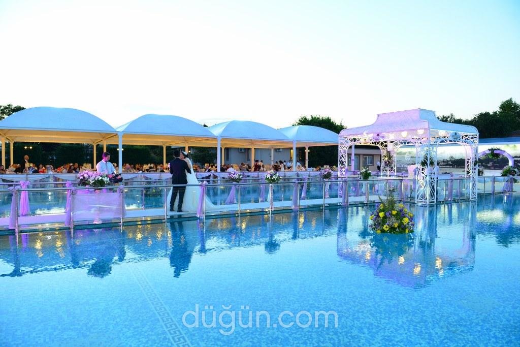 Florya Sosyal Tesisleri Havuzlu Bahçe